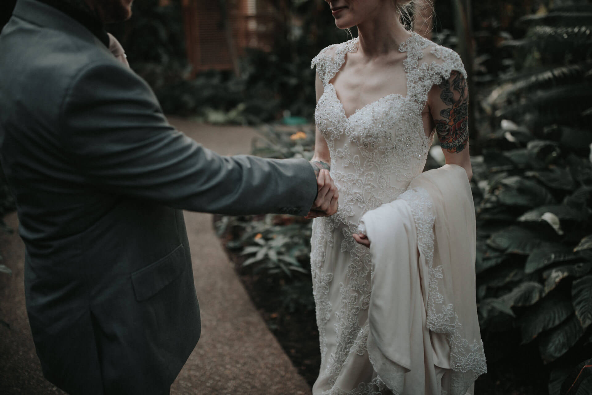Des Moines Botanical Gardens Wedding Montana Wedding Photographers | Cluney Photography