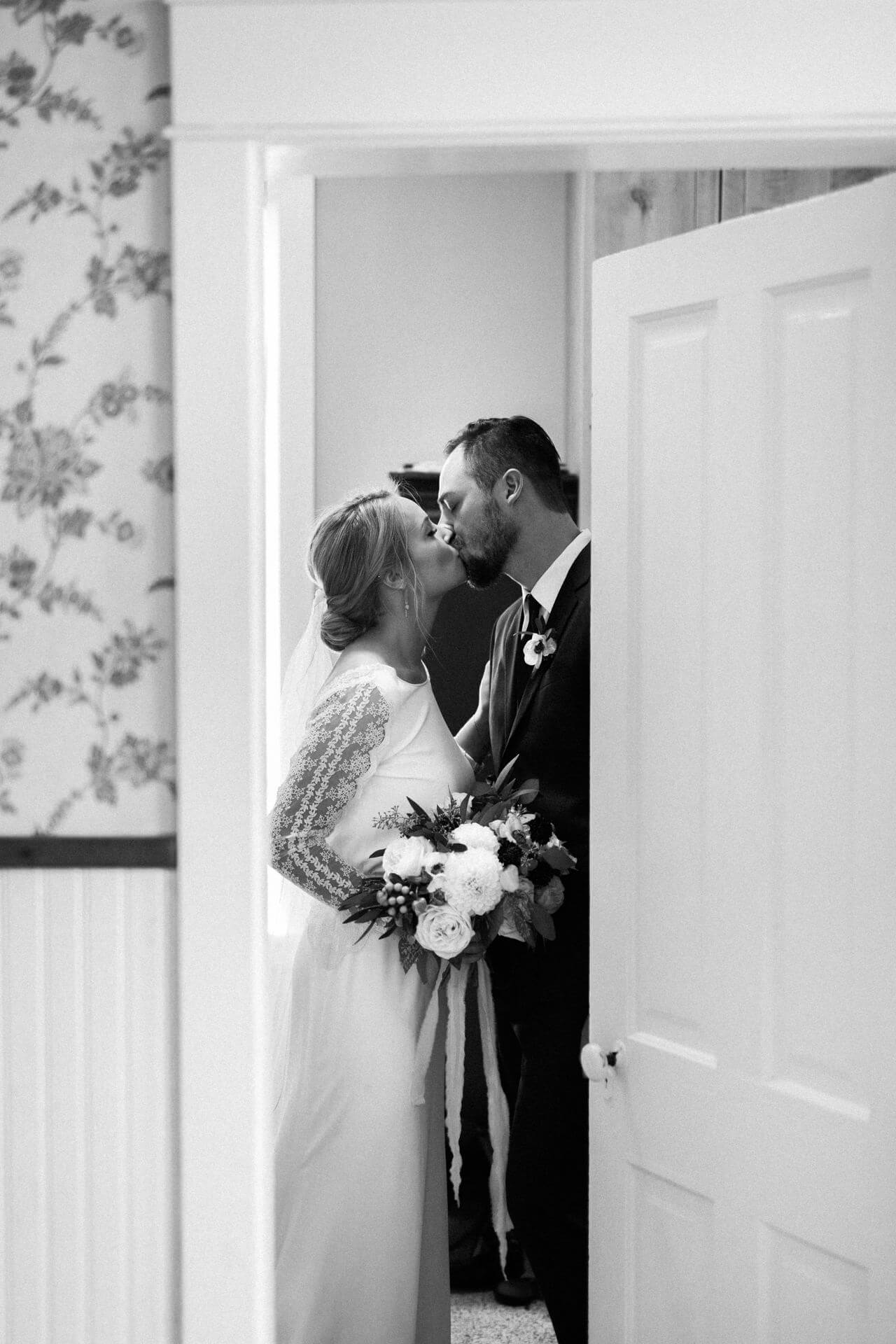 Montana Wedding Photographers Des Moines Wedding Photographers | Cluney Photography