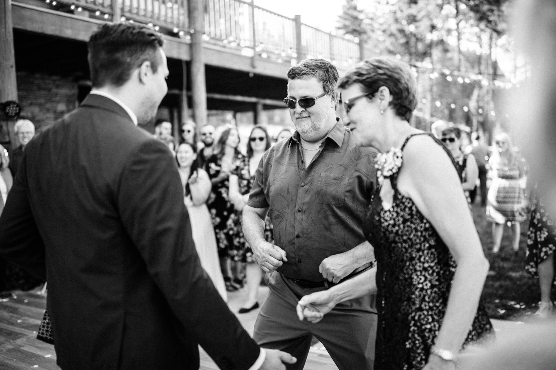 Des Moines Wedding Photographers Iowa Wedding Photographers | Cluney Photography