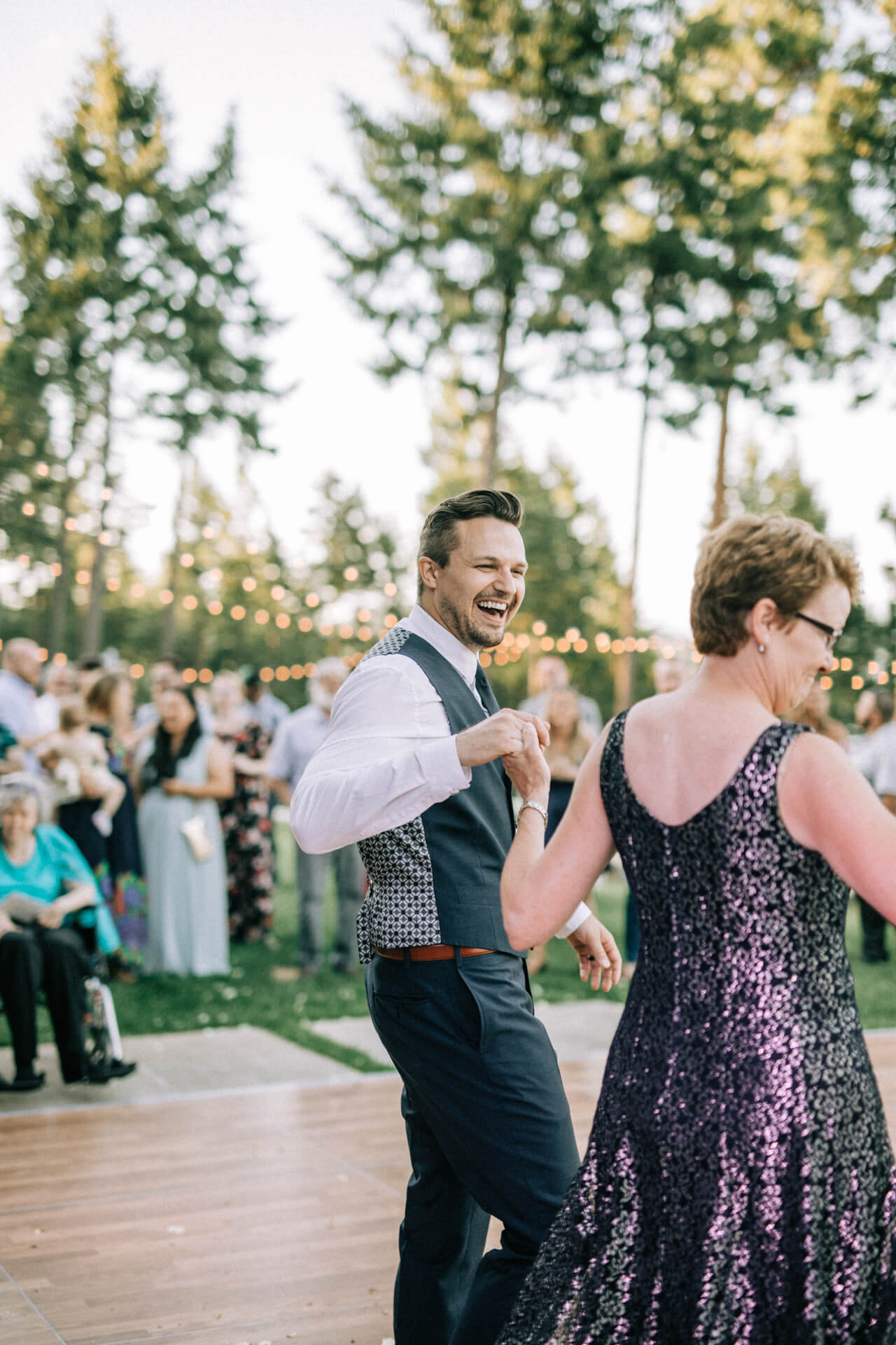 Des Moines Wedding Photographers Cedar Falls Wedding Photographers | Cluney Photography