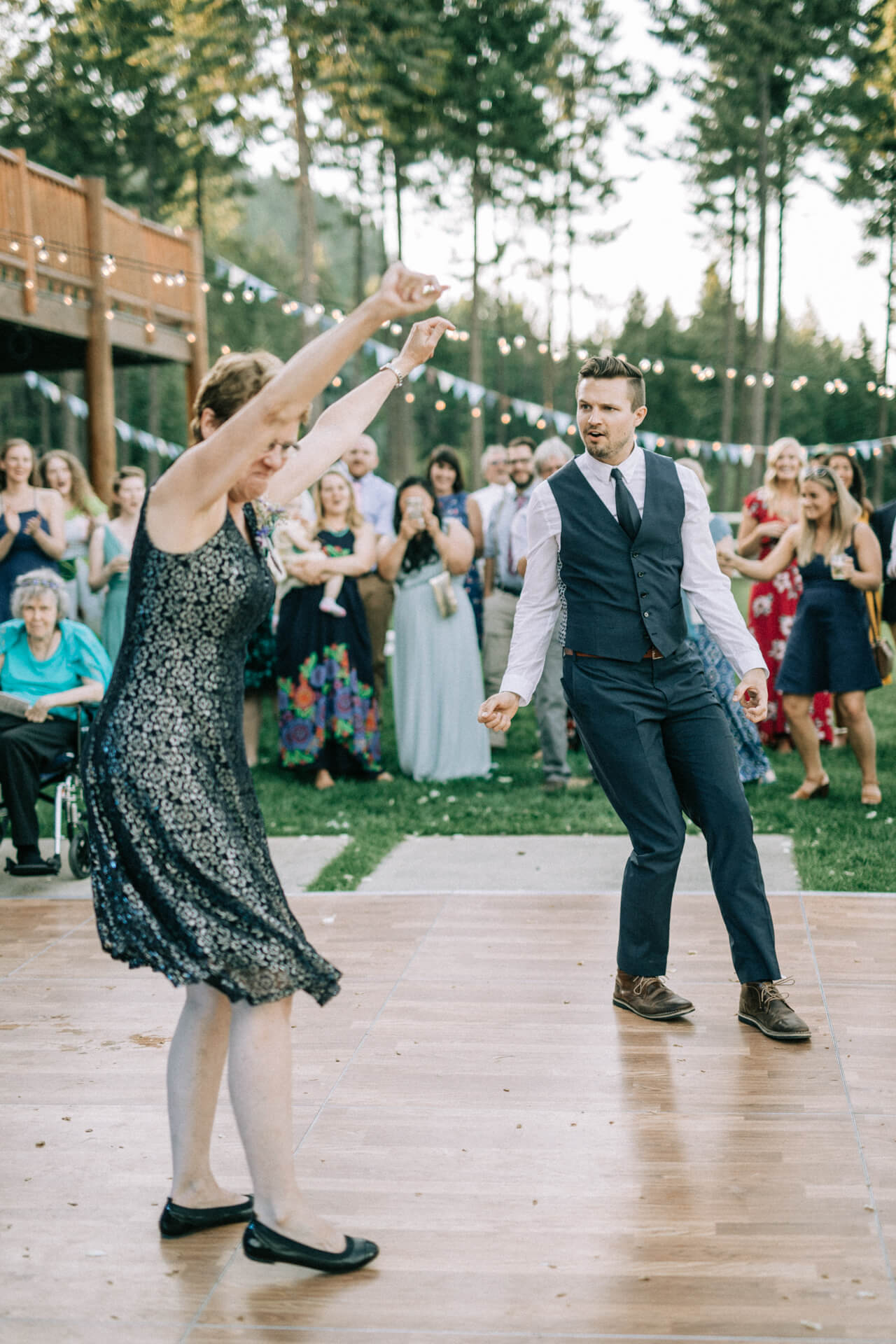 Pella Wedding Photographers Iowa Wedding Photographers | Cluney Photography