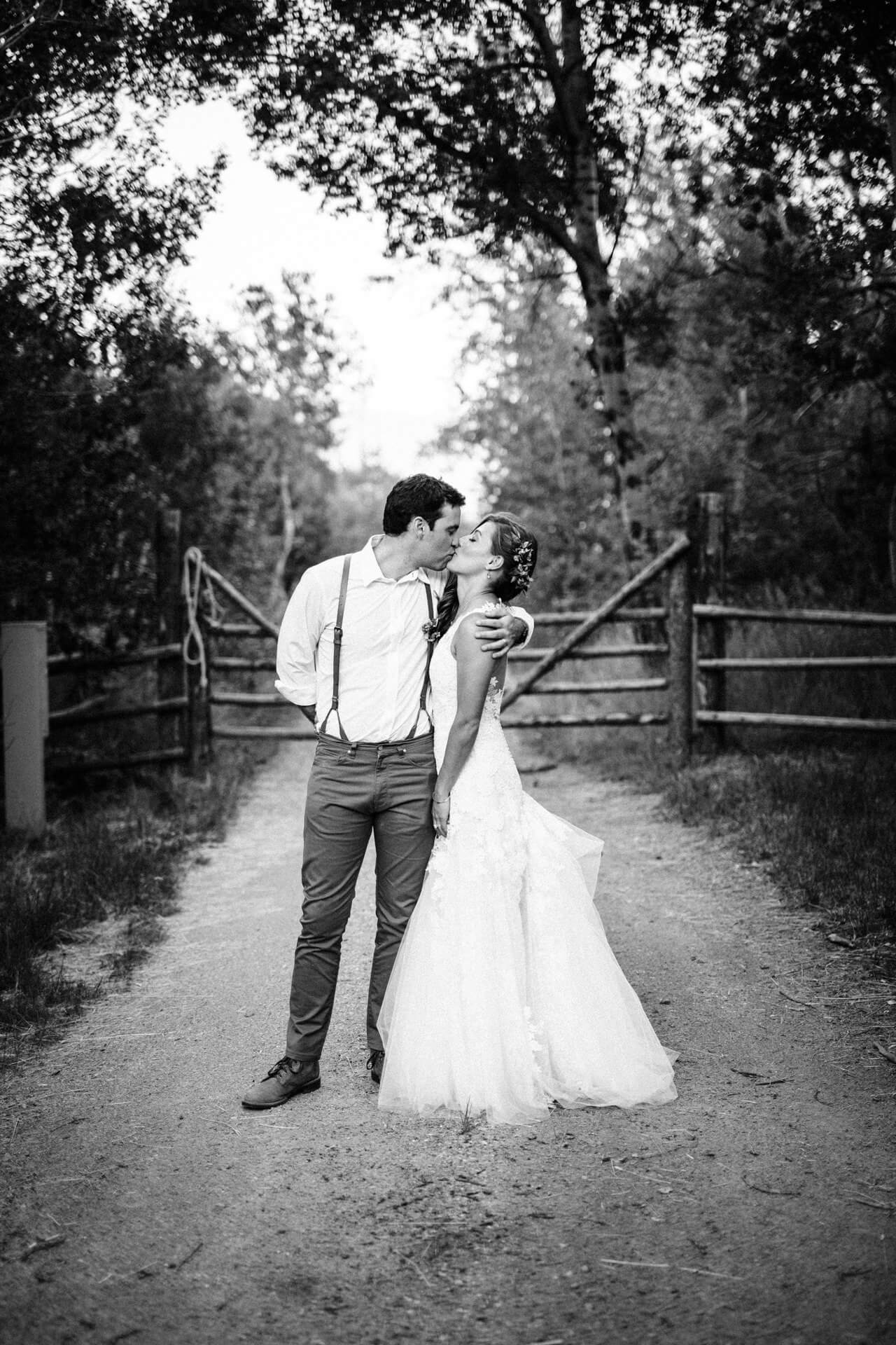Iowa Wedding Photographer Des Moines Wedding Photography | Cluney Photography