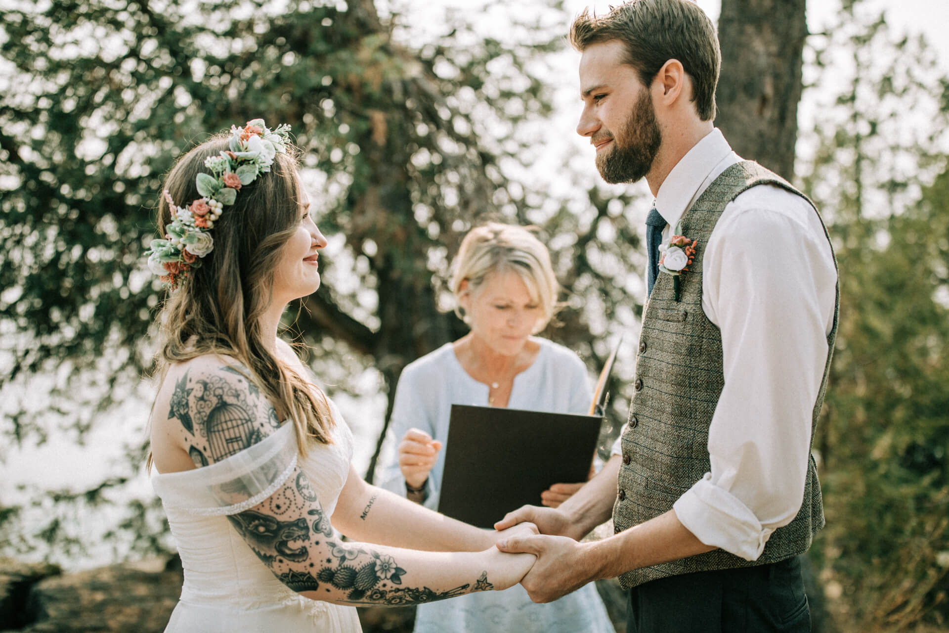 Des Moines Wedding + Elopement Photographers Iowa Wedding Photographer | Cluney Photography