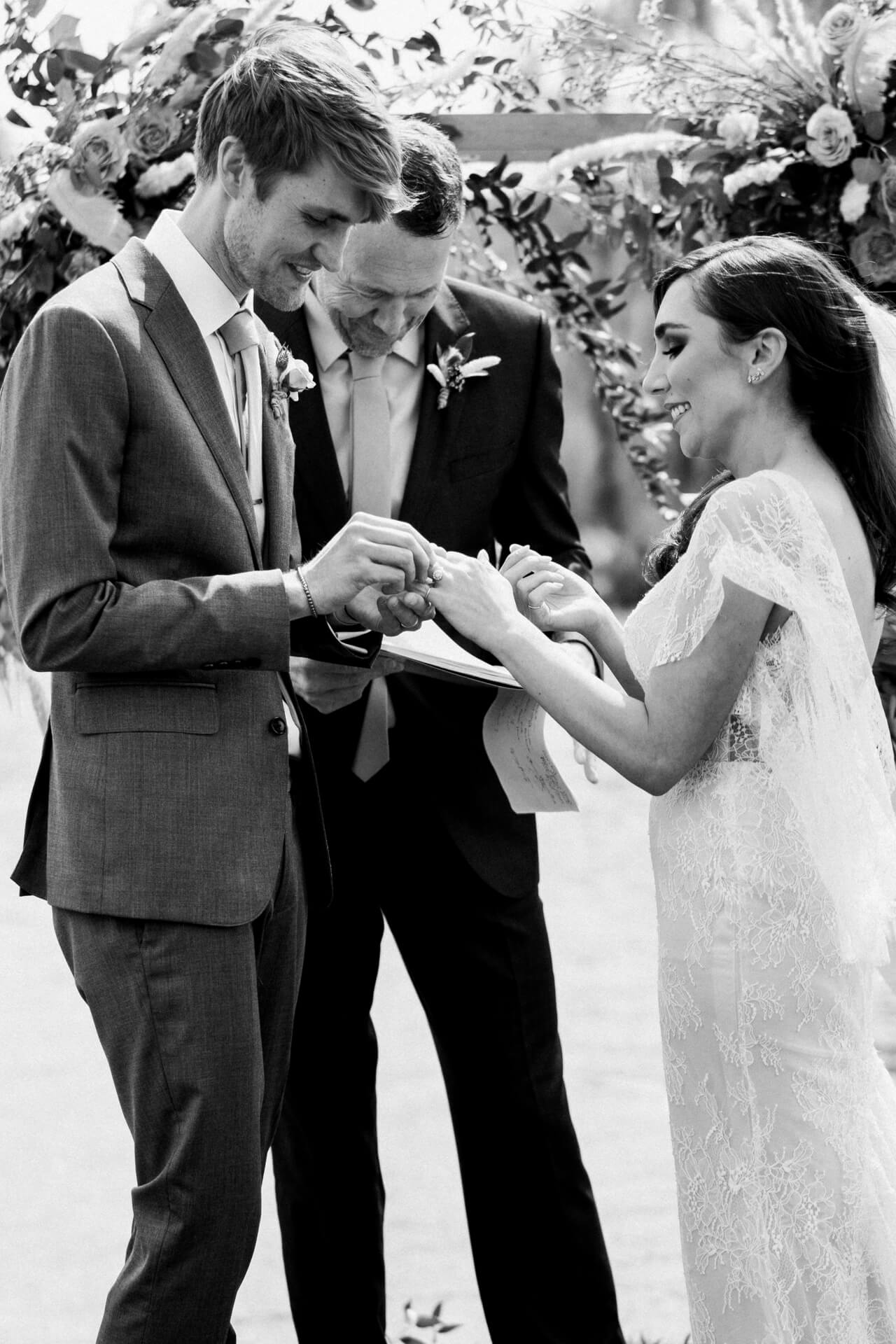 Des Moines Wedding Photographers Iowa Wedding Photographers