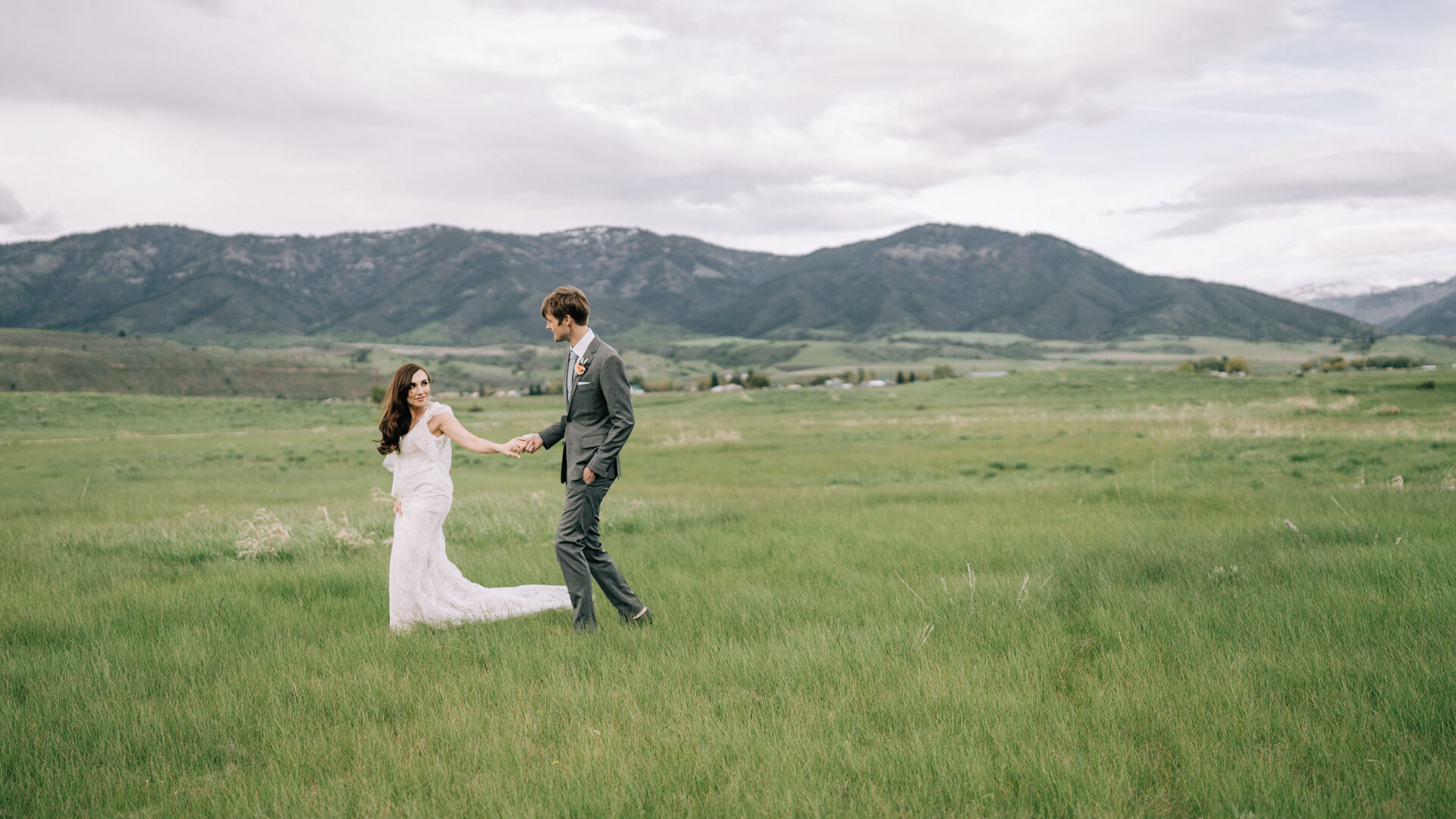Des Moines Wedding Photographers Montana Wedding Photographers | Cluney Photography