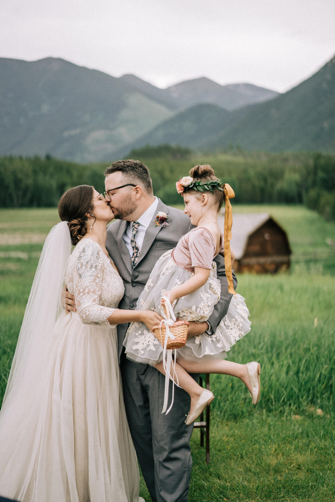 Des Moines Wedding Photographers Okoboji Wedding Photographer