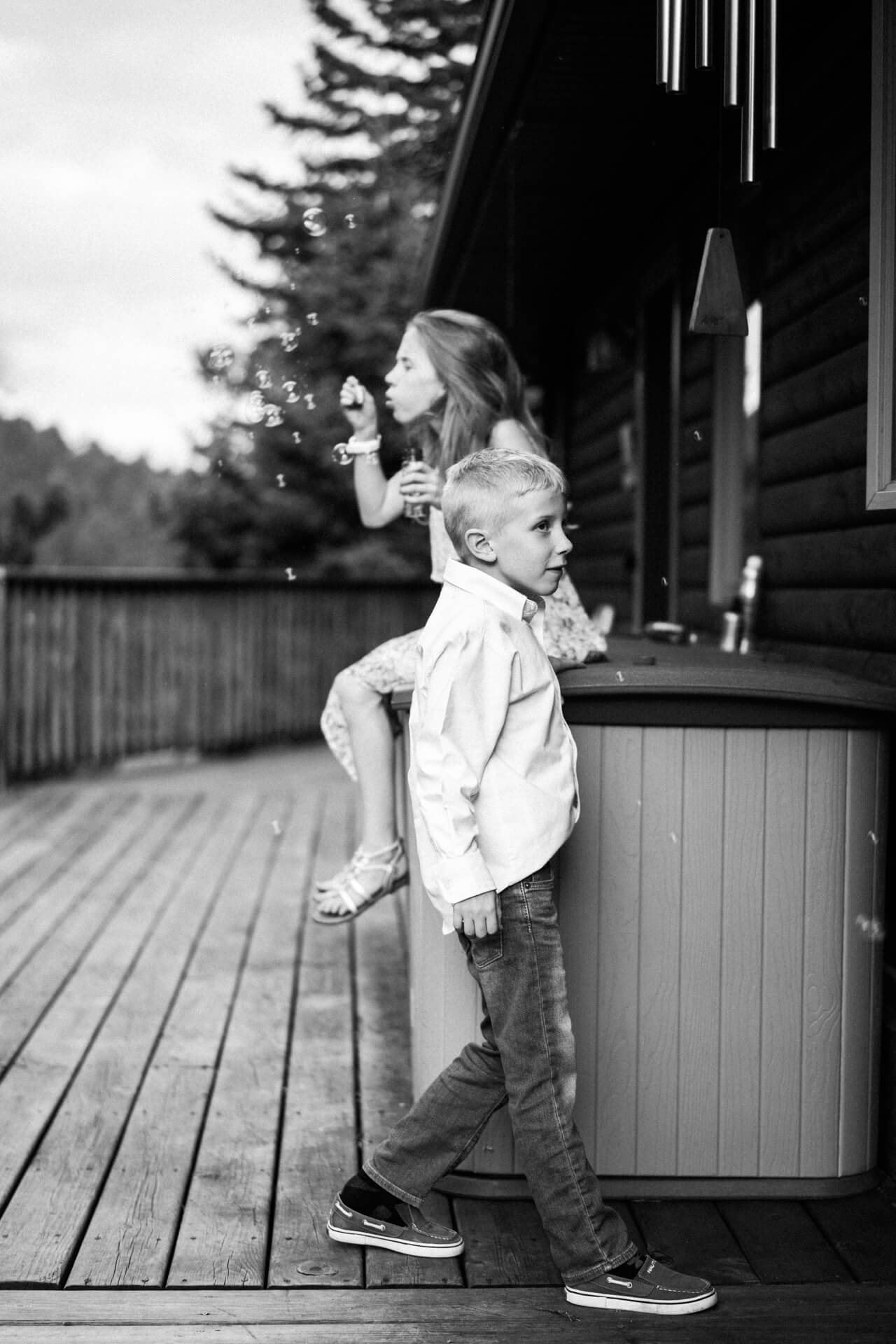 Des Moines Family Photographer at home family lifestyle photography in Des Moines, IA