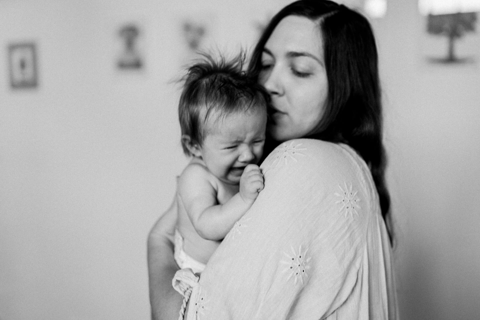 Des Moines Family Photographer at home family lifestyle photography in Des Moines, IA