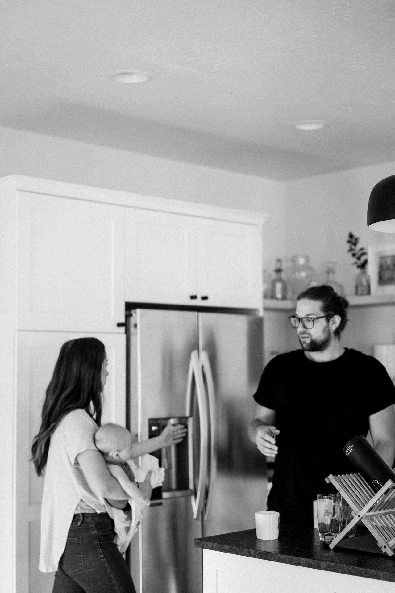 Des Moines Family Photographer at home family lifestyle photography in Des Moines, IA