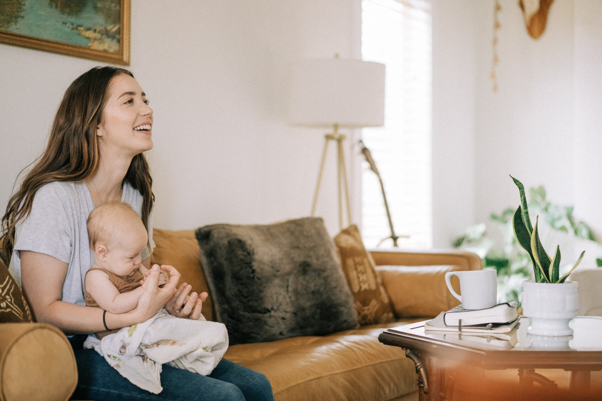 Des Moines Family Photographer at home family lifestyle photography in Des Moines, IA