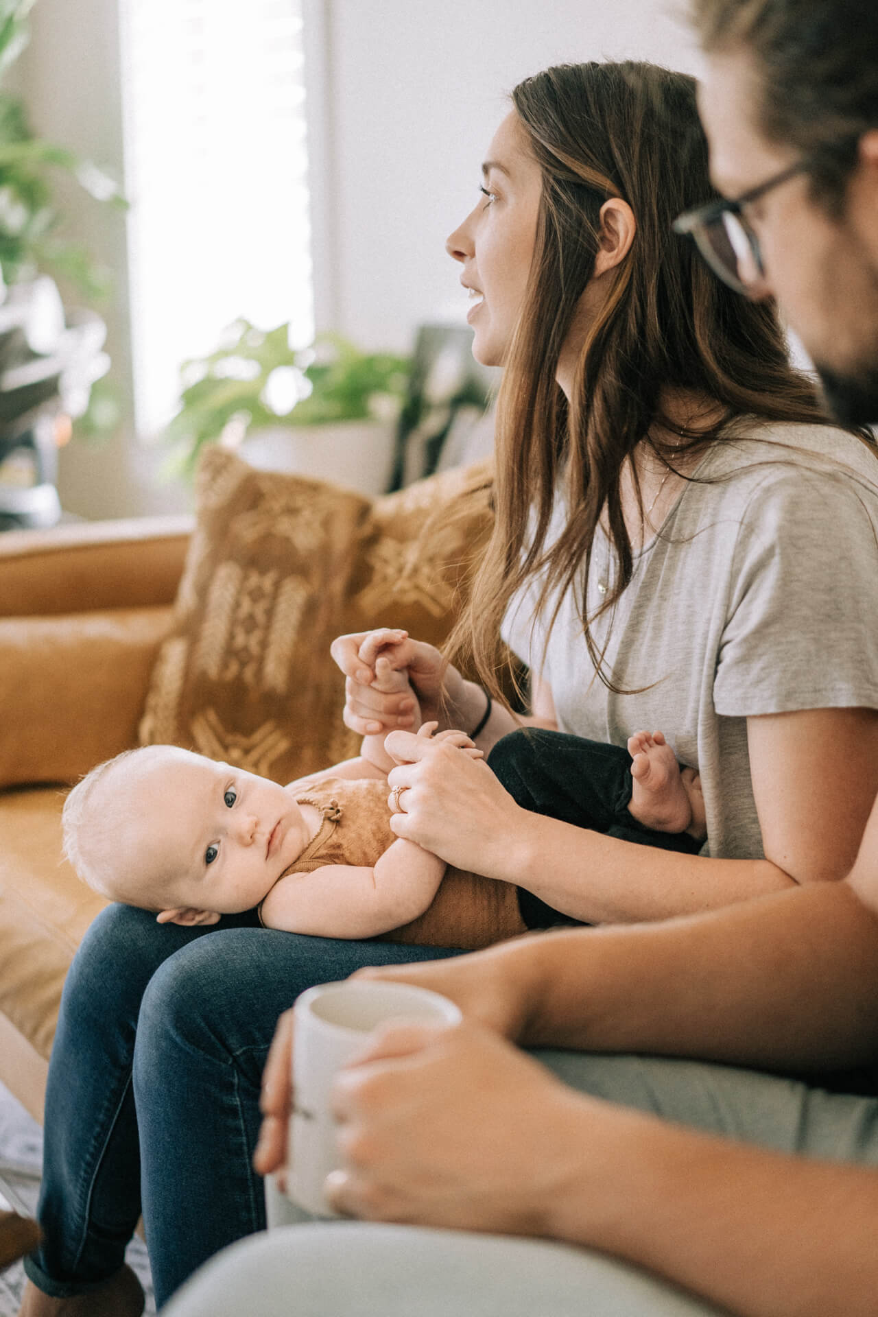 Des Moines Family Photographer at home family lifestyle photography in Des Moines, IA
