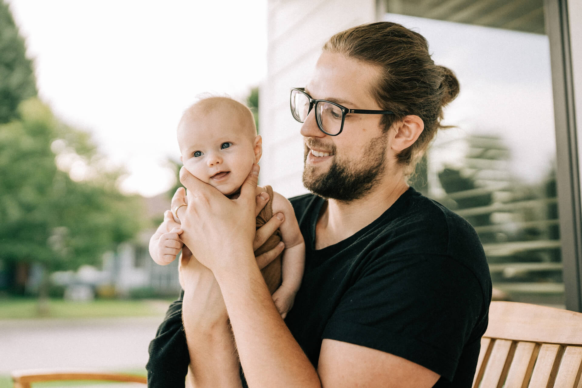 Des Moines Family Photographer at home family lifestyle photography in Des Moines, IA
