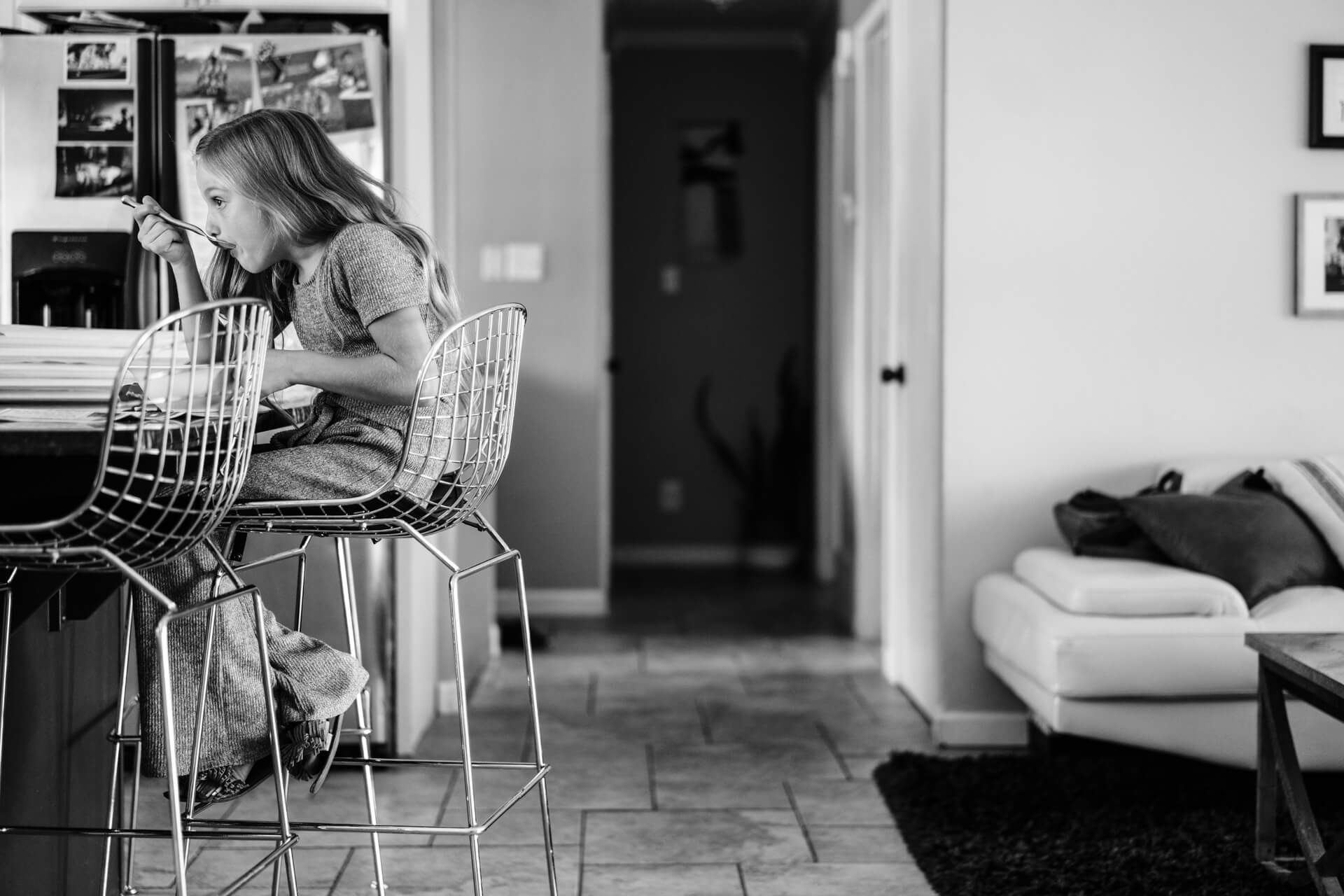 Des Moines Family Photographer at home family lifestyle photography in Des Moines, IA