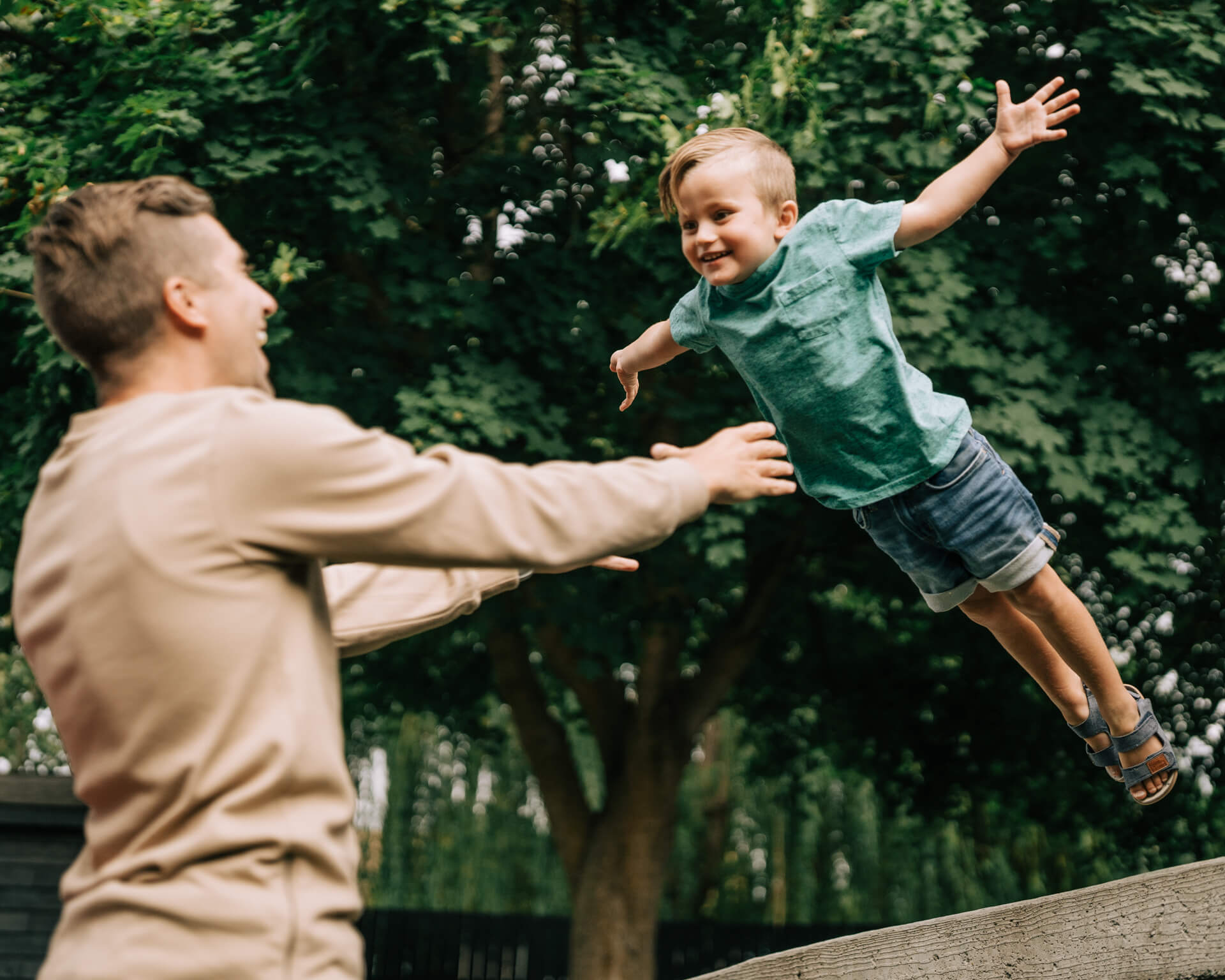 Des Moines Family Photographer at home family lifestyle photography in Des Moines, IA