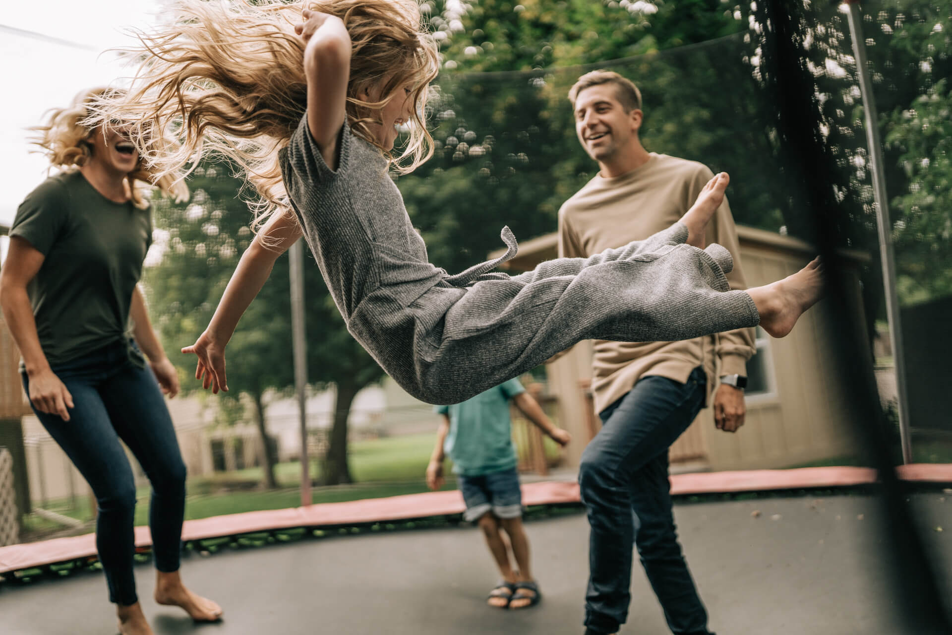 Des Moines Family Photographer at home family lifestyle photography in Des Moines, IA